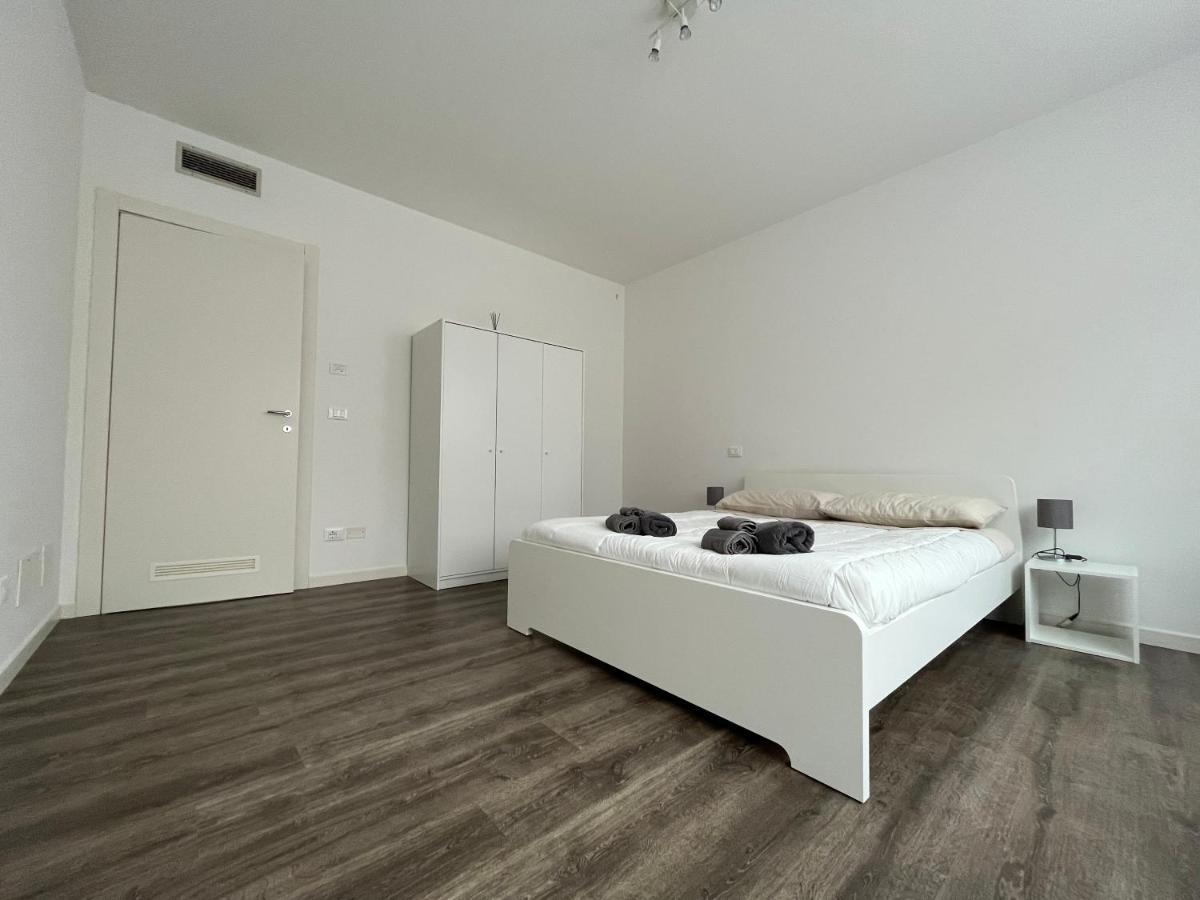 Modern Apartment - Centro Padova Luaran gambar